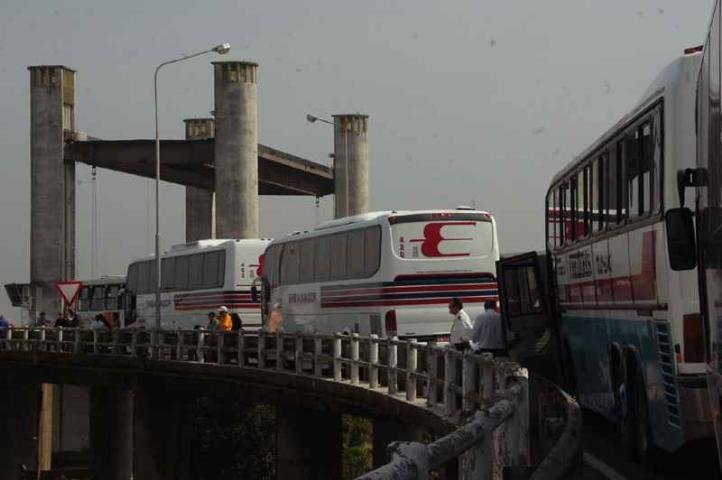 Concepa admite que vida &uacute;til da ponte do Gua&iacute;ba pode estar chegando ao fim
