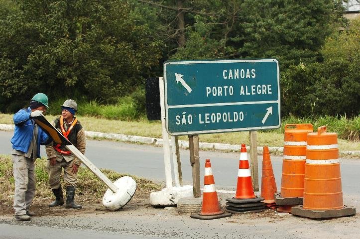 Obra bloqueia tr&acirc;nsito da BR-116 no fim de semana