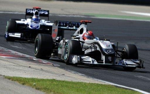 Schumacher &eacute; punido com 10 posi&ccedil;&otilde;es na pr&oacute;xima corrida