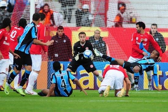 Renan ganhou confian&ccedil;a para ser titular do Inter