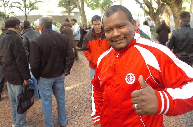 Enildo Mendes, 52 anos, diz que vai "beber" o Chivas