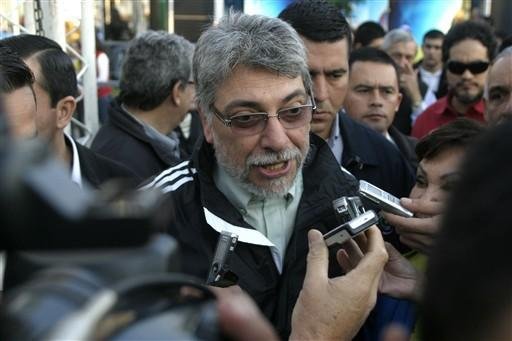 Presidente do Paraguai reaparece em p&uacute;blico ap&oacute;s diagn&oacute;stico de c&acirc;ncer