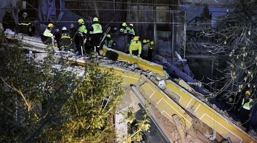 Sobe para dois o n&uacute;mero de mortos em desabamento de pr&eacute;dio na Argentina