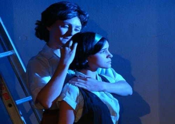 Mostra apresenta pe&ccedil;a &Agrave; Margem da Vida