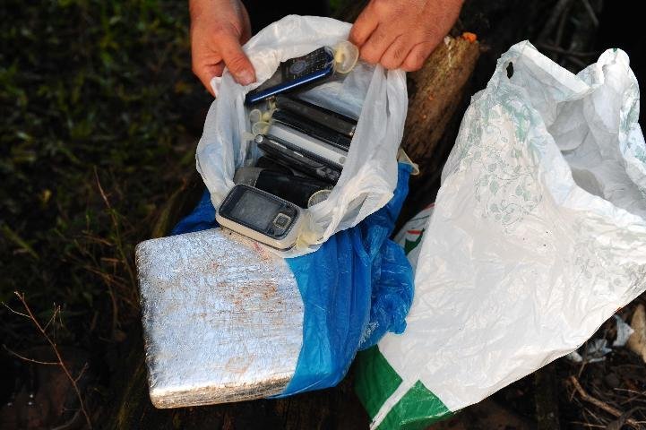 Duas pessoas s&atilde;o presas em opera&ccedil;&atilde;o para barrar entrada de drogas em pres&iacute;dios