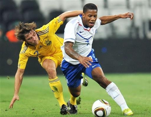 Sem jogadores da Copa, Holanda empata com Ucr&acirc;nia