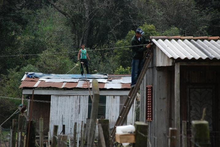 Sobe para 20 o n&uacute;mero de casas danificadas em Santa Maria