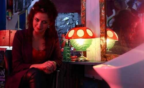 Pe&ccedil;a mostra domina&ccedil;&atilde;o feminina
