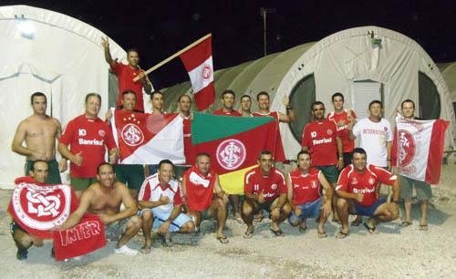 Militares colorados no Haiti comemoram vit&oacute;ria do Inter sobre o Chivas