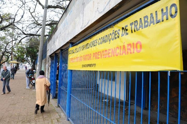 Greve dos m&eacute;dicos peritos do INSS deve durar mais uma semana
