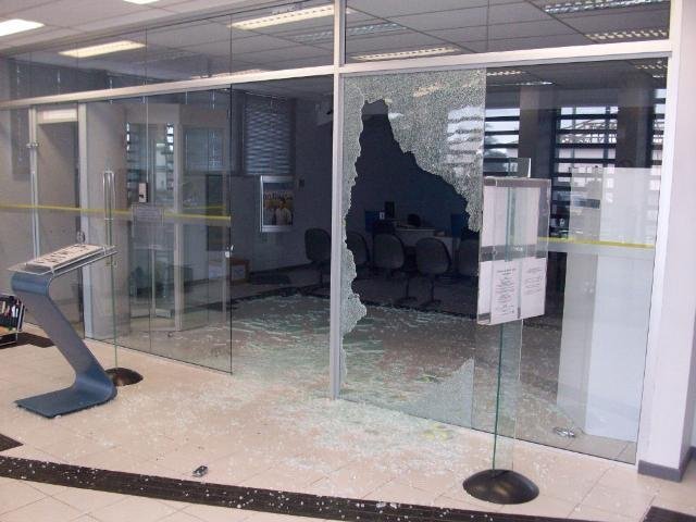 Bando usou explosivos para tentar arrombar o cofre do Banco do Brasil