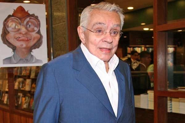 Chico Anysio passa bem ap&oacute;s cirurgia e pode ter alta em 4 dias