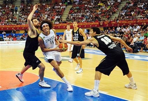 Brasil perde para a Argentina em amistoso de basquete