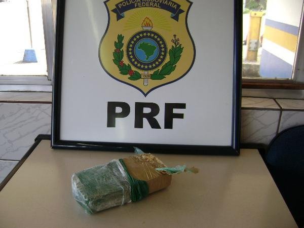 Droga foi escondida no banheiro do &ocirc;nibus. Foto: PRF divulga&ccedil;&atilde;o