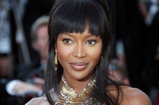Funcion&aacute;rio da Funda&ccedil;&atilde;o Mandela confirma ter guardado diamantes de Naomi Campbell