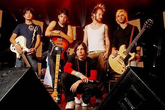 	 College Rock comemora um ano com NX Zero