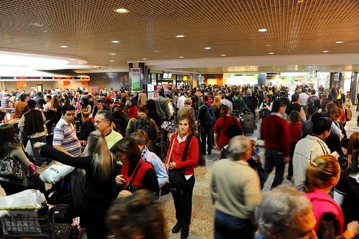 Empresas a&eacute;reas ter&atilde;o que arcar com assist&ecirc;ncia de passageiros que enfrentaram atraso hoje 