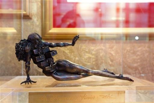Escultura de Salvador Dal&iacute; &eacute; roubada na B&eacute;lgica