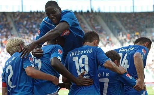 Hoffenheim vira para cima do Werder e goleia em estreia