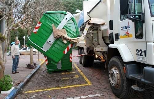 Ven&acirc;ncio Aires j&aacute; utiliza coloca&ccedil;&atilde;o de lixo em cont&ecirc;ineres 