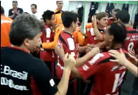 Vit&oacute;ria do Brasil-Pe come&ccedil;ou no vesti&aacute;rio