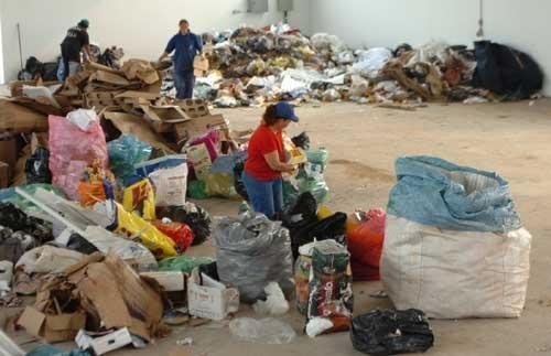 Obras para Expointer j&aacute; acumulam 6 toneladas de lixo