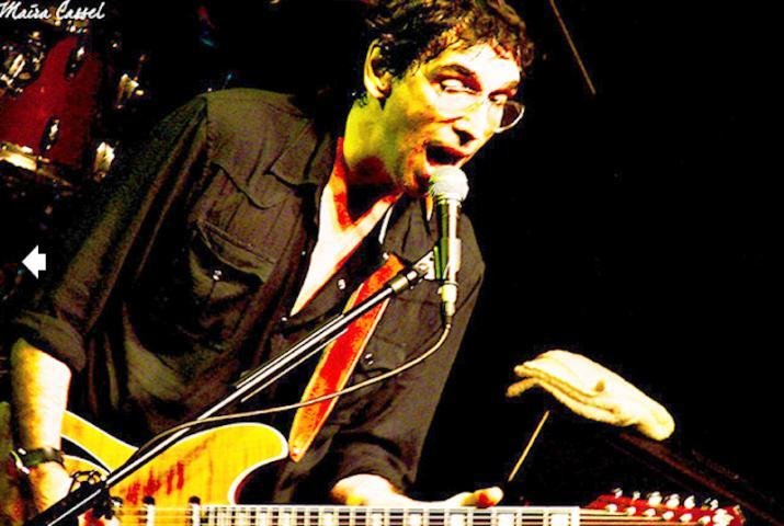 Lob&atilde;o faz show em Porto Alegre