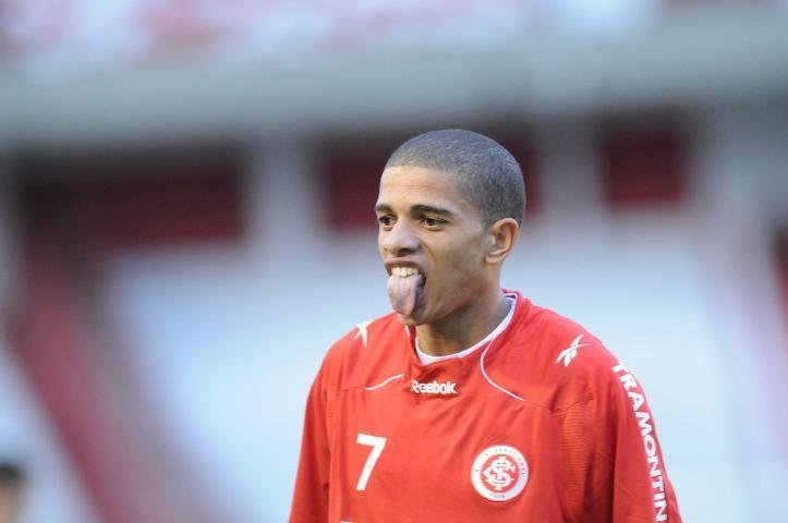 Taison &eacute; vendido para a Ucr&acirc;nia
