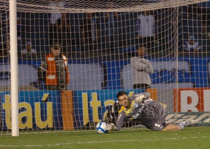Gr&ecirc;mio perde para o Santos no &uacute;ltimo minuto