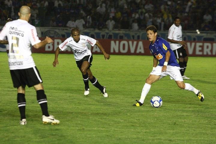 Cruzeiro vence o Corinthians por 1 a 0