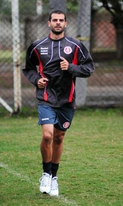 Ilan realiza treinamento f&iacute;sico no Beira-Rio