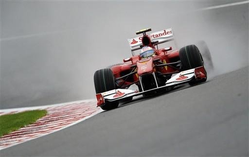 Alonso lidera treino livre chuvoso na B&eacute;lgica