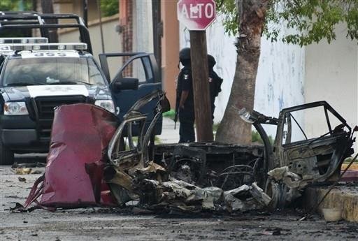 M&eacute;xico confirma sumi&ccedil;o de agentes e explos&atilde;o de carros-bomba