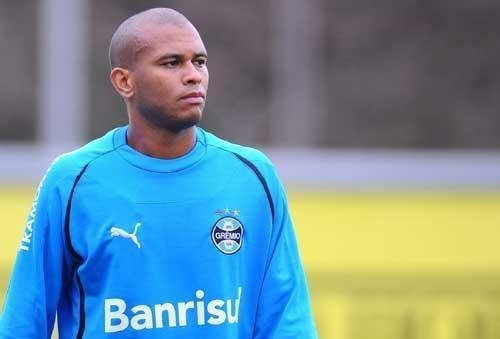 Lateral-direito Gabriel estreia com a camisa do Gr&ecirc;mio neste domingo