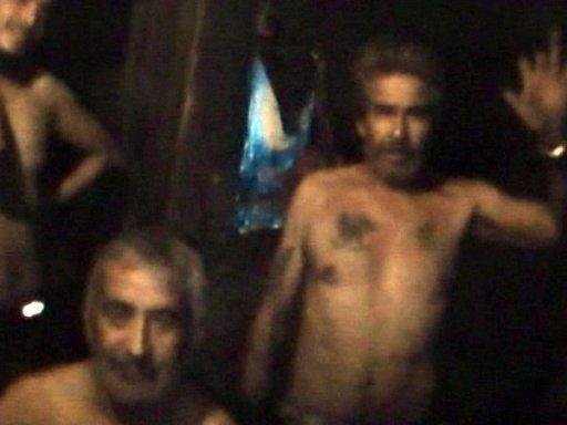 Mineiros chilenos mudam acampamento no interior da mina