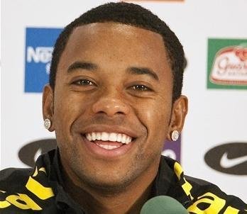 Milan confirma a contrata&ccedil;&atilde;o do atacante Robinho