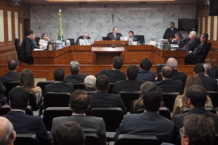 TSE barra candidatura de Roriz com base na Lei Ficha Limpa