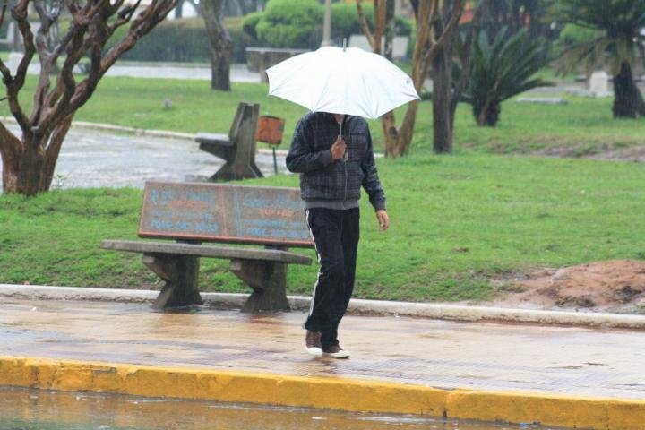 Manh&atilde; j&aacute; come&ccedil;ou com chuva em Santana do Livramento 