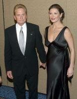 Michael Douglas ao lado da esposa, Catherine Zeta-Jones