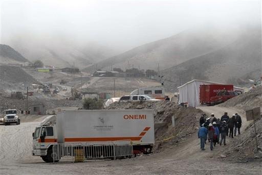 Mineiros come&ccedil;am a receber comida quente no Chile