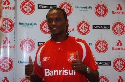 Pai de Kleber garante que jogador fica no Inter