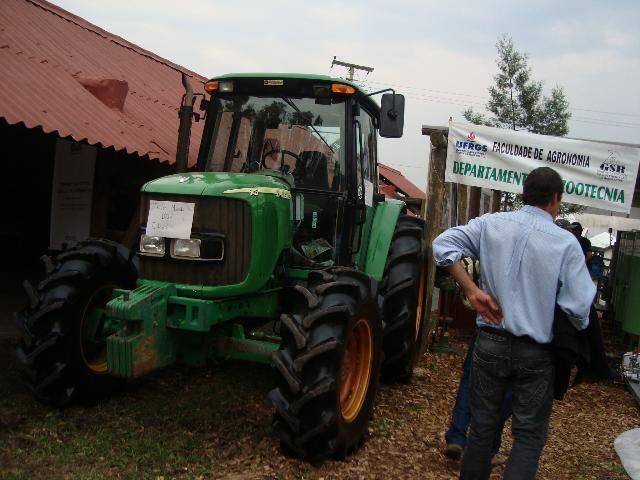 Trator movido a Etanol &eacute; uma das novidades sustent&aacute;veis da feira