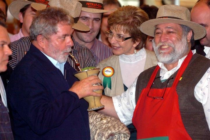 Lula tomou chimarr&atilde;o no Parque de Exposi&ccedil;&otilde;es Assis Brasil