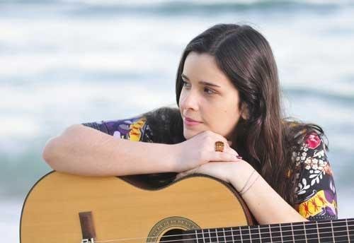 Antonia Adnet faz show em Porto Alegre domingo