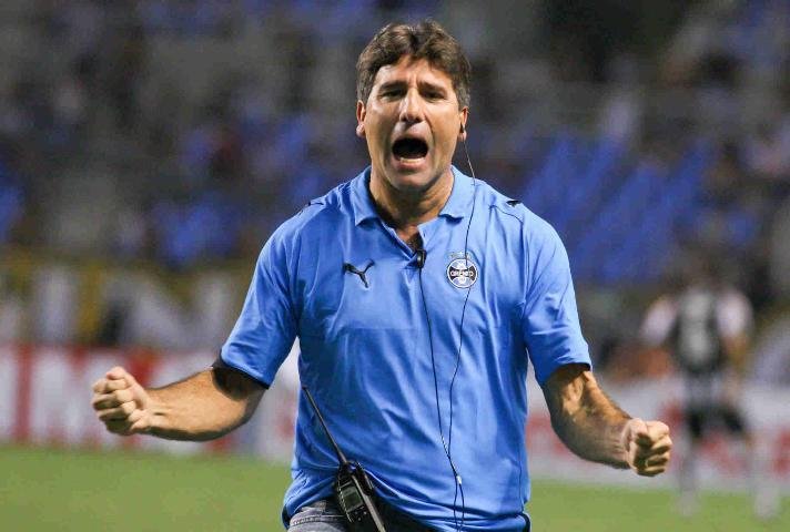 Renato vibra com o empate do Gr&ecirc;mio