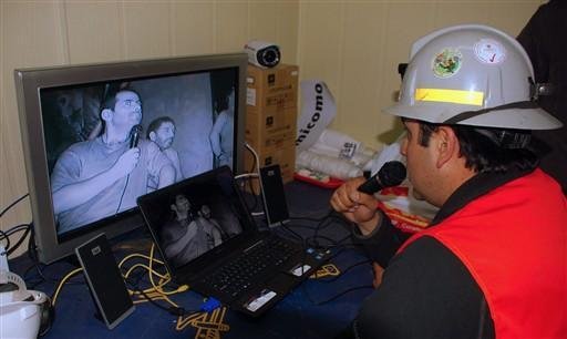 Mineiros fazem v&iacute;deo-confer&ecirc;ncia com as equipes de resgate
