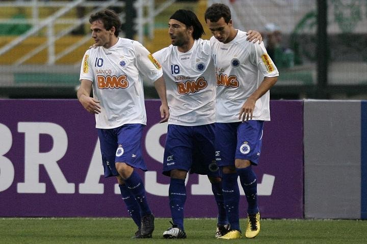 Farias marcou o gol da virada do Cruzeiro por 3 a 2 sobre o Palmeiras