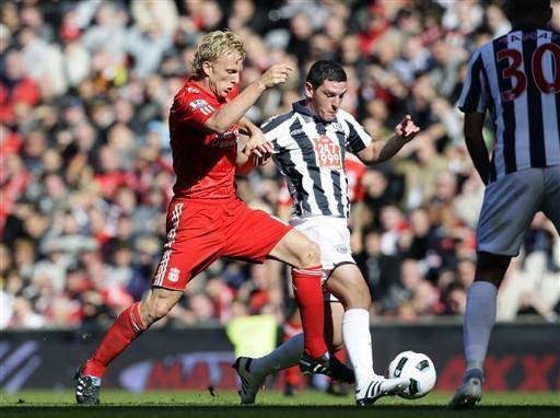 Les&atilde;o afasta Kuyt por quatro semanas do Liverpool