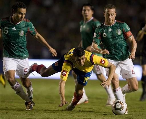 Ap&oacute;s derrota, M&eacute;xico supera Col&ocirc;mbia em amistoso