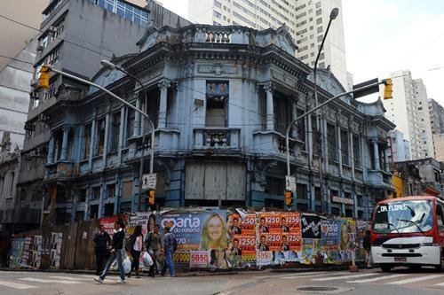 Edifica&ccedil;&atilde;o constru&iacute;da em 1917 sofre risco de desabamento